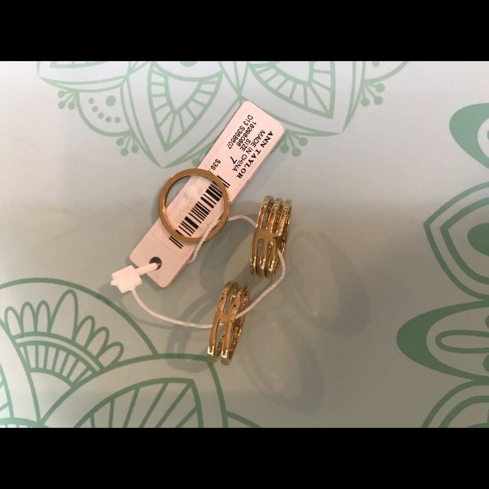Ann Taylor Set of 3 Rings. Size 7. NWT